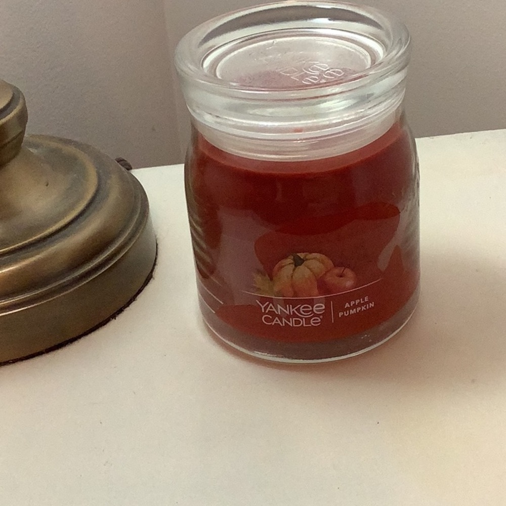 Yankee Candle Apple Pumpkin 2-wick Candle with Glass Lid, 13 oz.